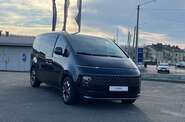 Hyundai Staria Top