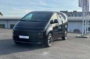 Hyundai Staria Top