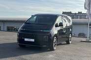 Hyundai Staria Top