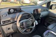 Hyundai Staria Top