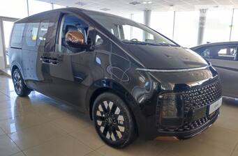 Hyundai Staria 2025 Top