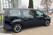 Hyundai Staria Top