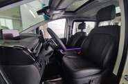 Hyundai Staria Top
