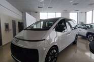 Hyundai Staria Top