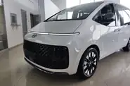 Hyundai Staria Top