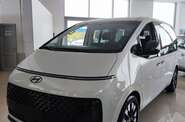 Hyundai Staria Top