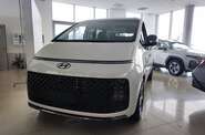 Hyundai Staria Top
