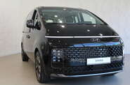Hyundai Staria Top