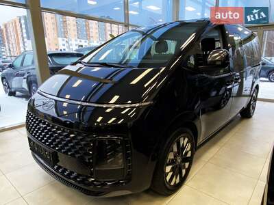 Hyundai Staria 2025 Top