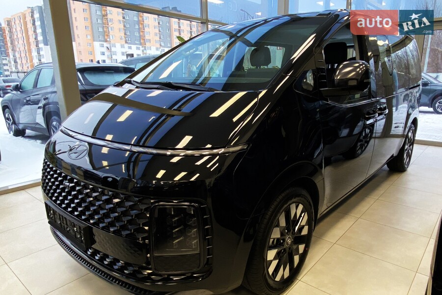 Hyundai Staria - фото 1