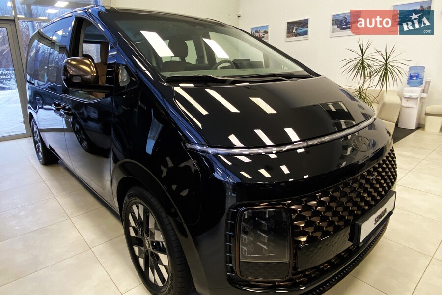 Hyundai Staria - фото 1