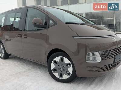 Hyundai Staria 2025 Business+