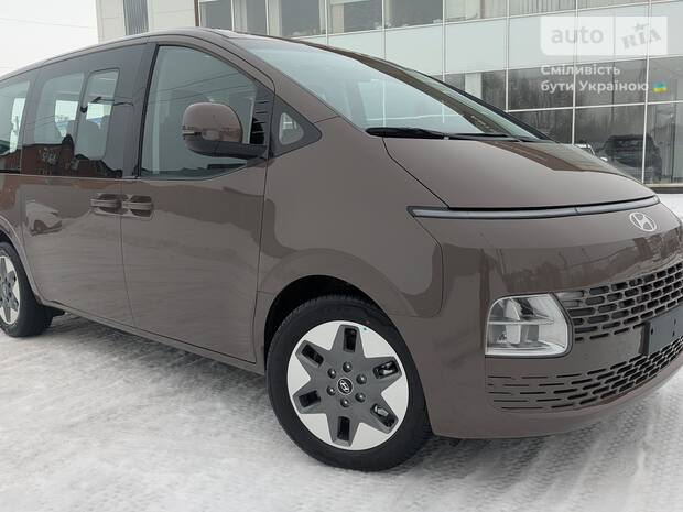 Минивэн Hyundai Staria 2025 в Киев Минивэн Hyundai Staria 2025 в Киев