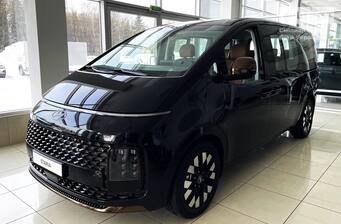 Hyundai Staria 2025 Top