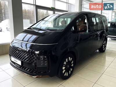 Hyundai Staria 2025 Top