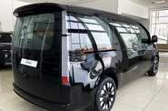 Hyundai Staria Top