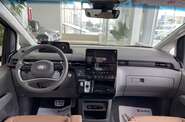 Hyundai Staria Top