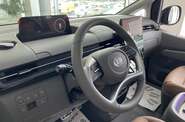 Hyundai Staria Top