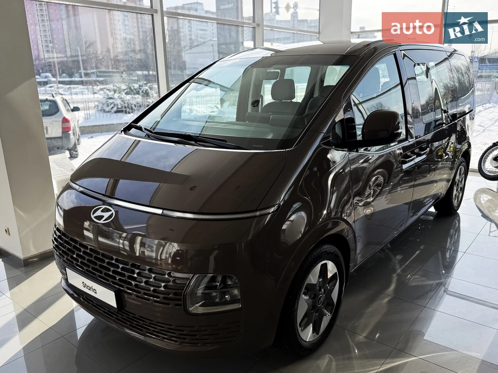 Hyundai Staria Business+