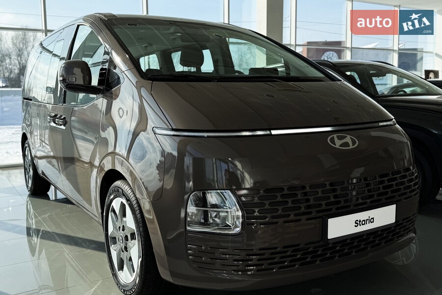 Hyundai Staria - фото 1