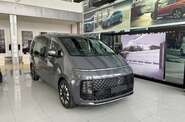 Hyundai Staria Top