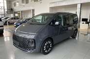 Hyundai Staria Top