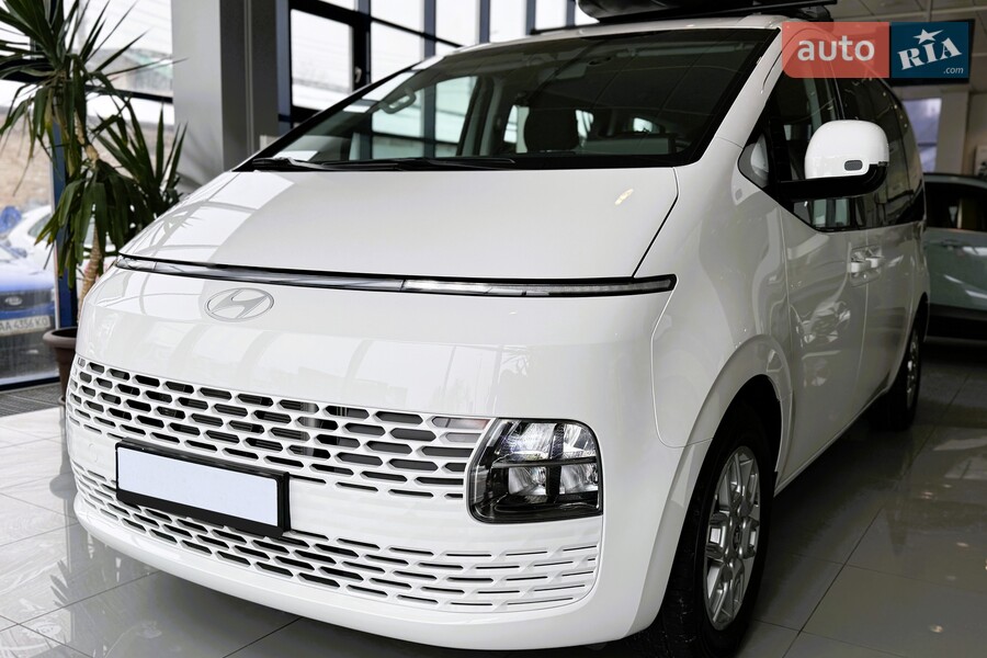 Hyundai Staria - фото 1