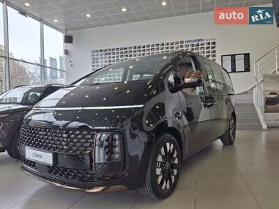 Hyundai Staria 2025 Top