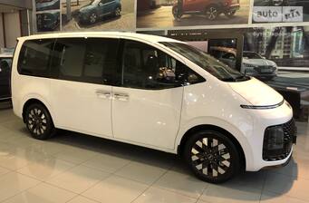 Hyundai Staria 2026 Top