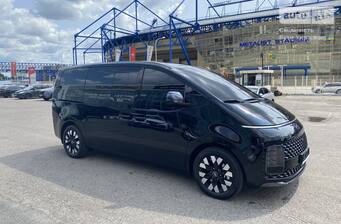 Hyundai Staria 2026 Top