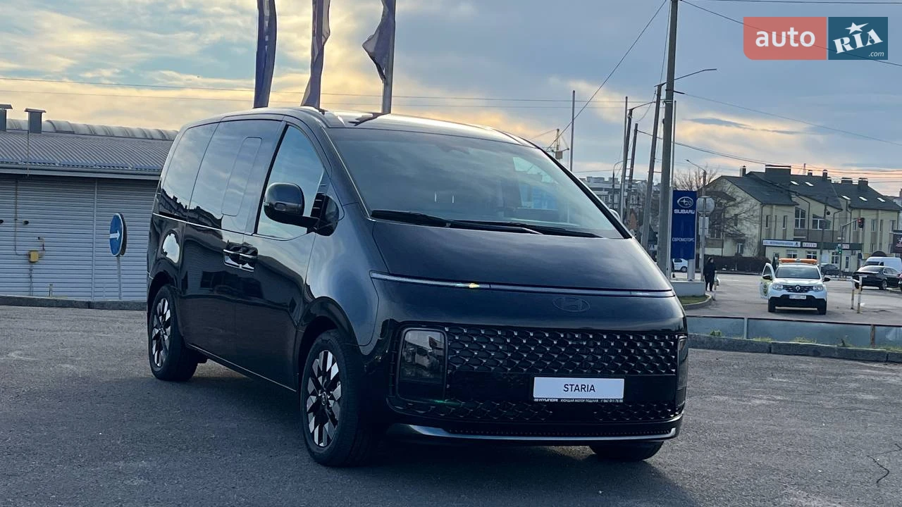 Hyundai Staria Top