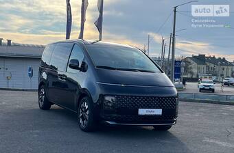 Hyundai Staria 2026 Top