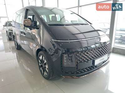Hyundai Staria 2026 Top