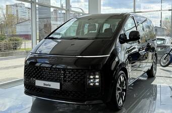 Hyundai Staria 2025 Top