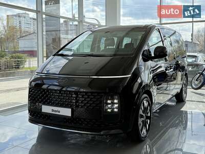 Hyundai Staria 2025 Top