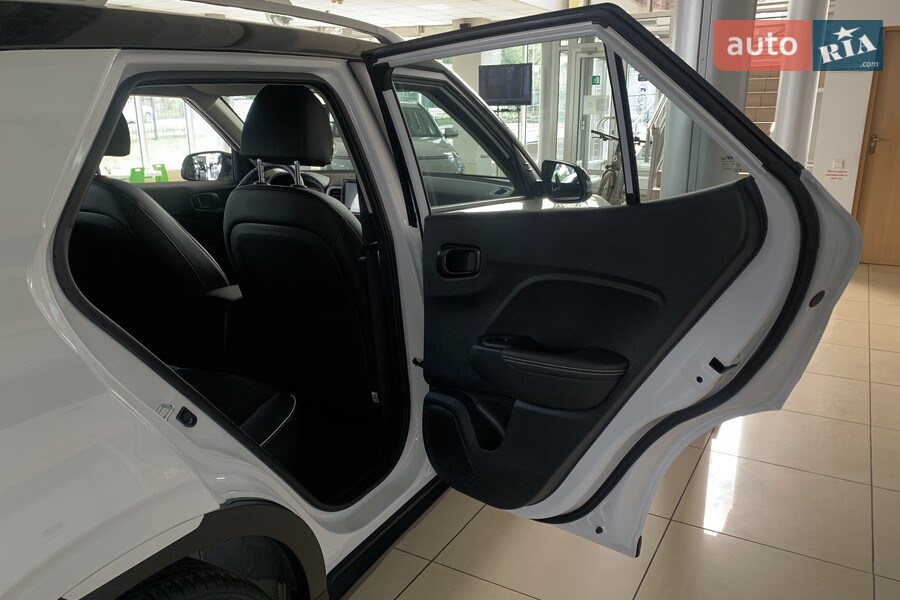 Hyundai Venue - фото 10