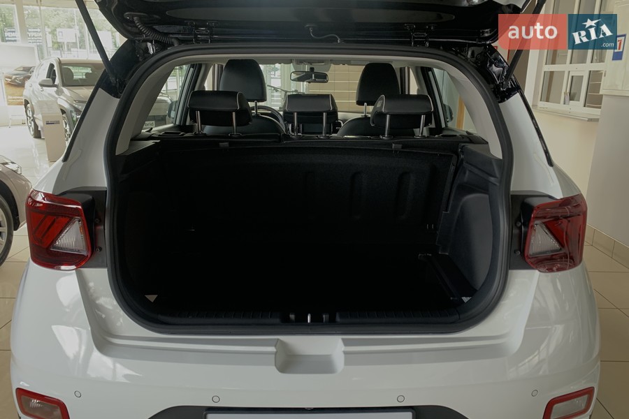 Hyundai Venue - фото 8