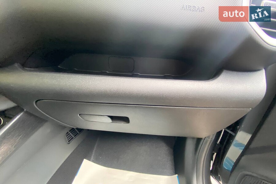 Hyundai Venue - фото 12