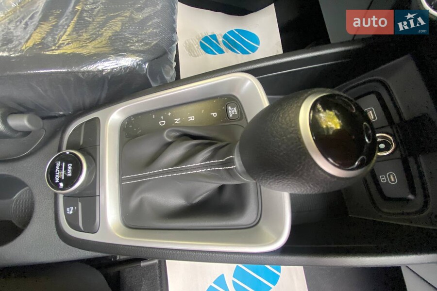 Hyundai Venue - фото 11