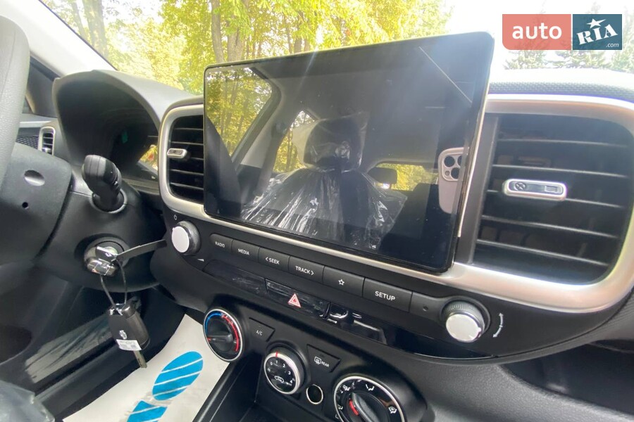 Hyundai Venue - фото 18