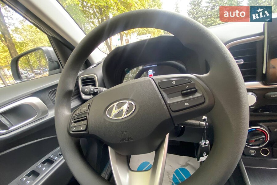 Hyundai Venue - фото 17