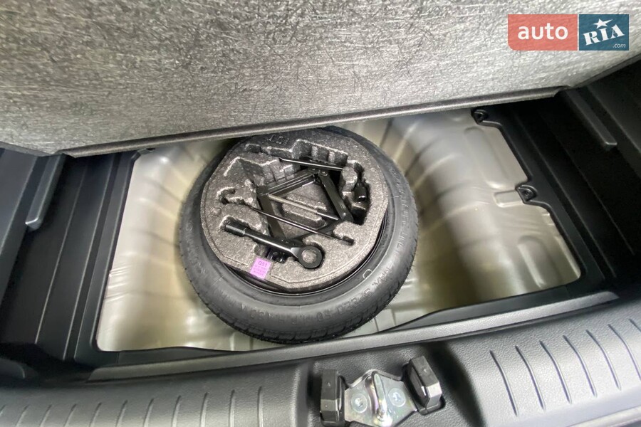 Hyundai Venue - фото 15