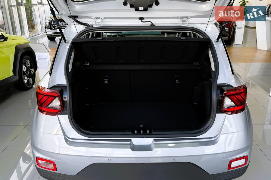 Hyundai Venue - фото 11