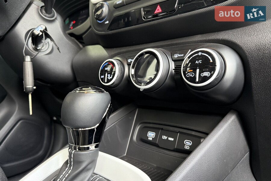 Hyundai Venue - фото 24