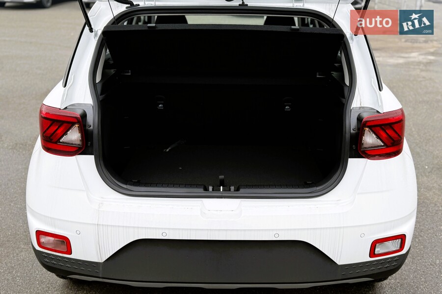 Hyundai Venue - фото 11