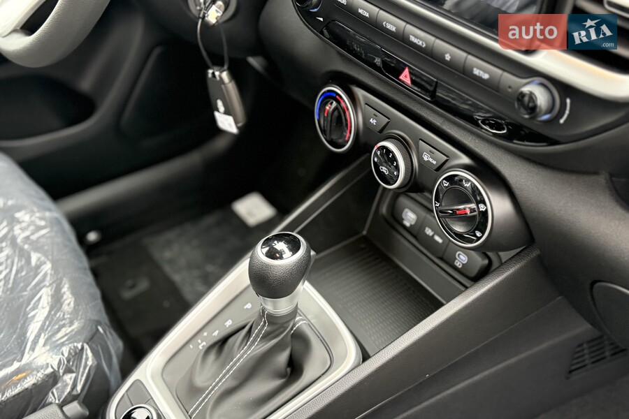 Hyundai Venue - фото 14