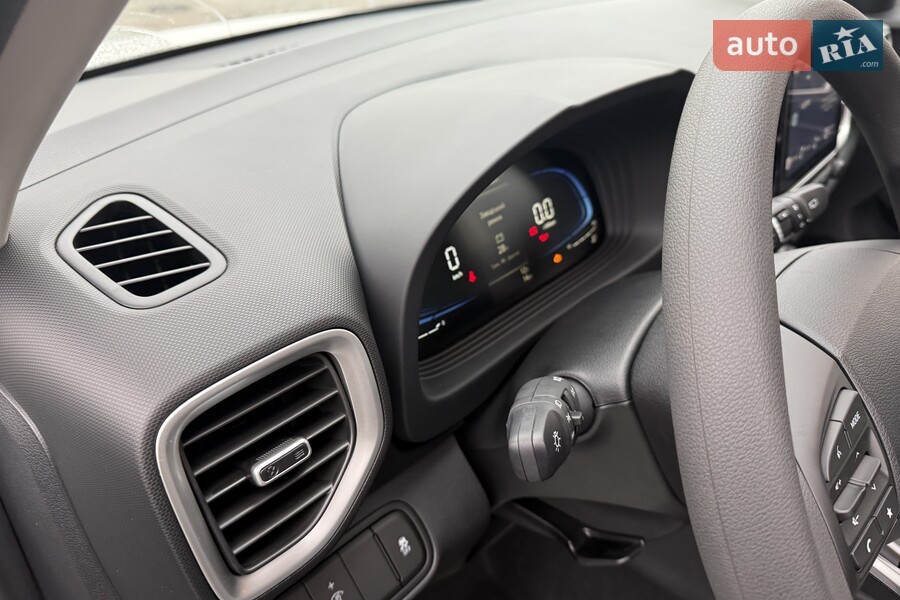 Hyundai Venue - фото 16