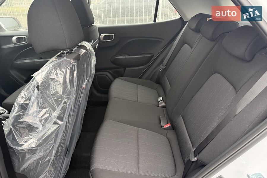 Hyundai Venue - фото 18