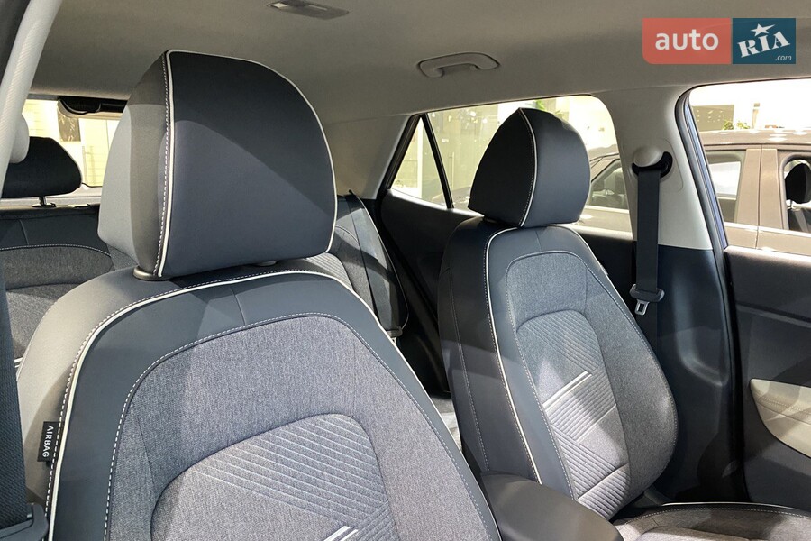 Hyundai Venue - фото 17