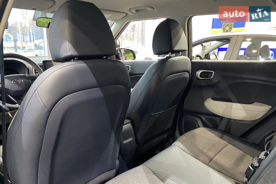 Hyundai Venue - фото 24